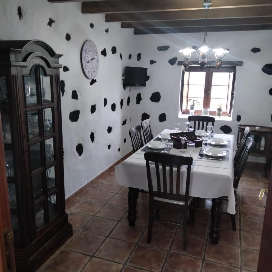 Lanzarote Casa Volcanica-Anclada Sobre La Lava Del Volcan Montana Blanca Exteriör bild