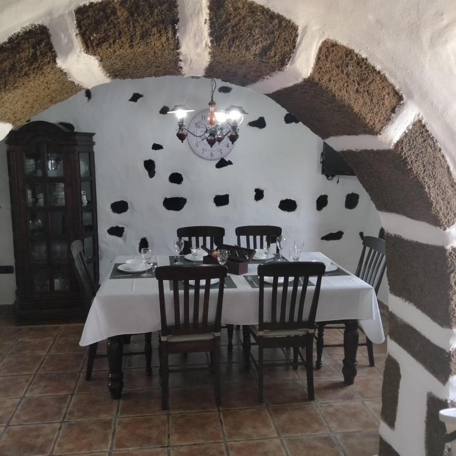 Lanzarote Casa Volcanica-Anclada Sobre La Lava Del Volcan Montana Blanca Exteriör bild